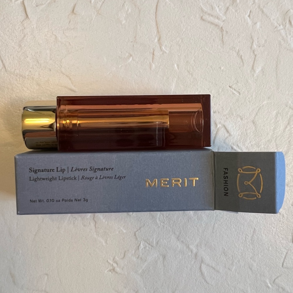 ✨NIB ✨Merit Beauty Signature Lipstick in Fashion